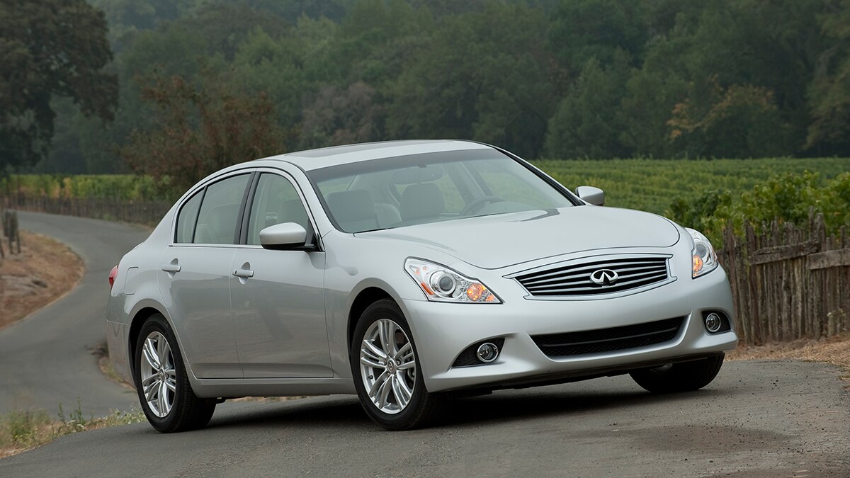 2011 Infiniti G25 front right