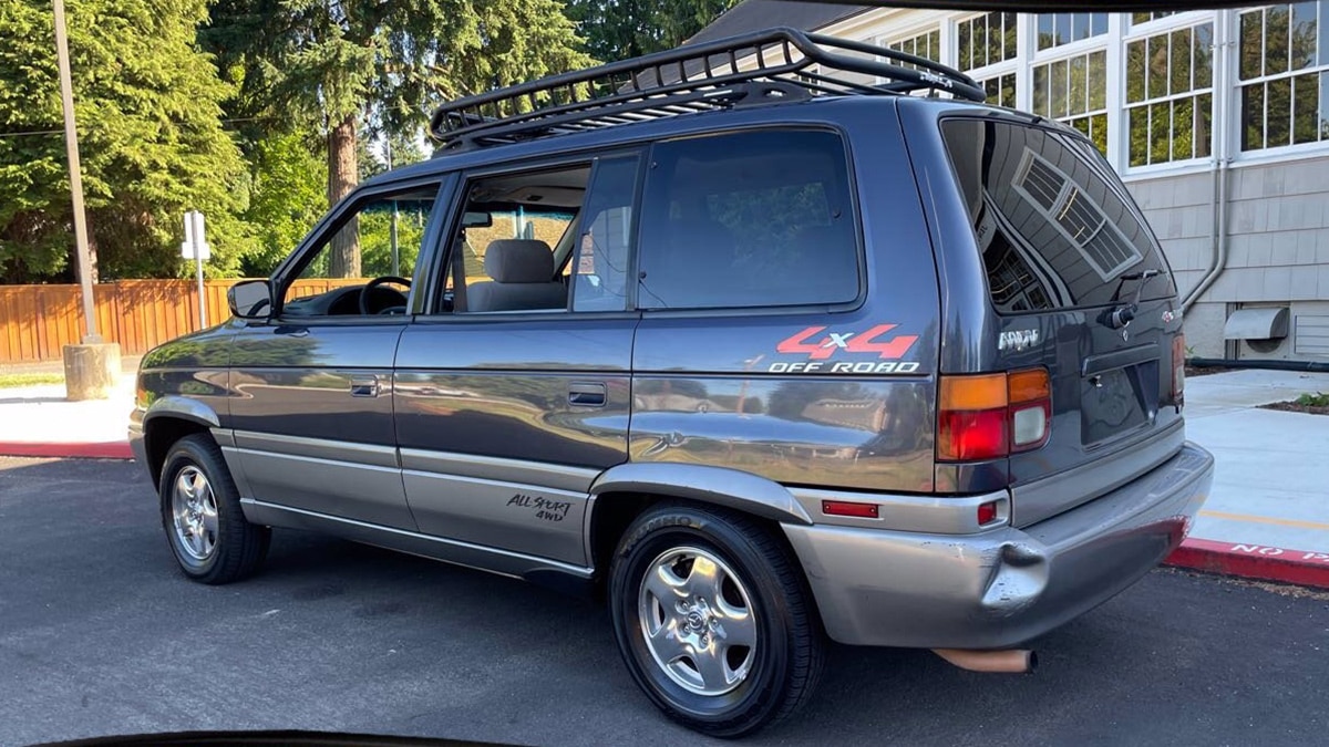 1998 Mazda MPV