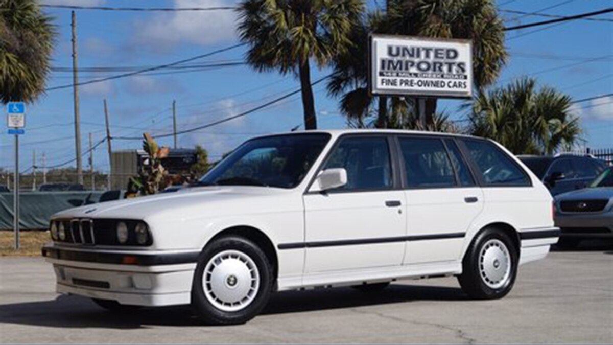 1993 BMW 316i Touring profile in white