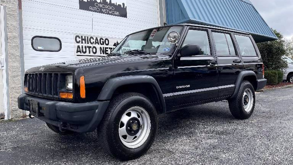 1999 Jeep Cherokee SE profile in black