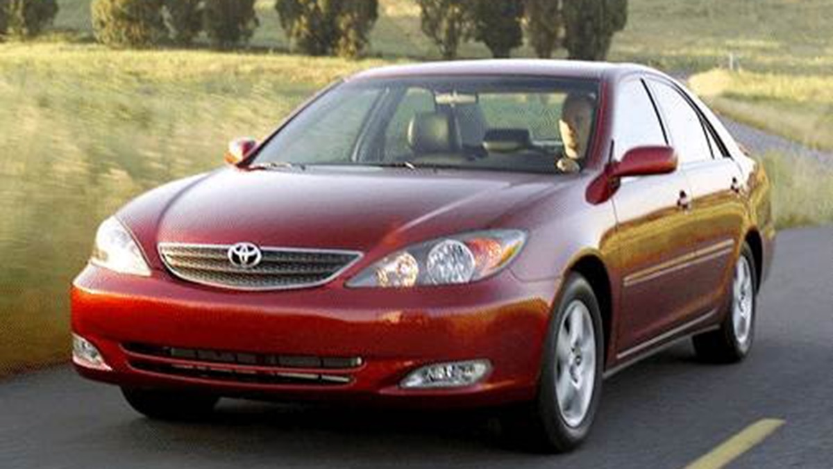 2002 Toyota Camry Front left in red