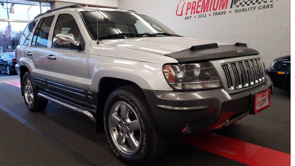 2004 Jeep Grand Cherokee Columbia Edition front right in white