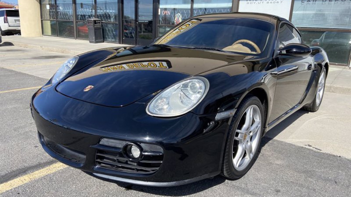 2008 Porsche Cayman front left in black