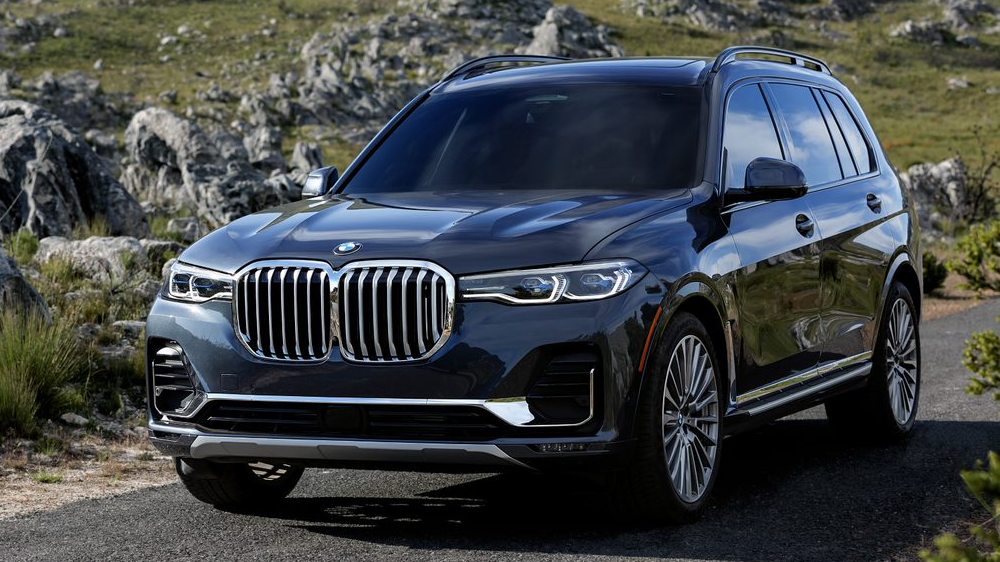 2019 BMW X7 near rocks