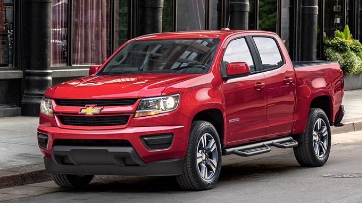 2019 Chevrolet Colorado LT front left in red