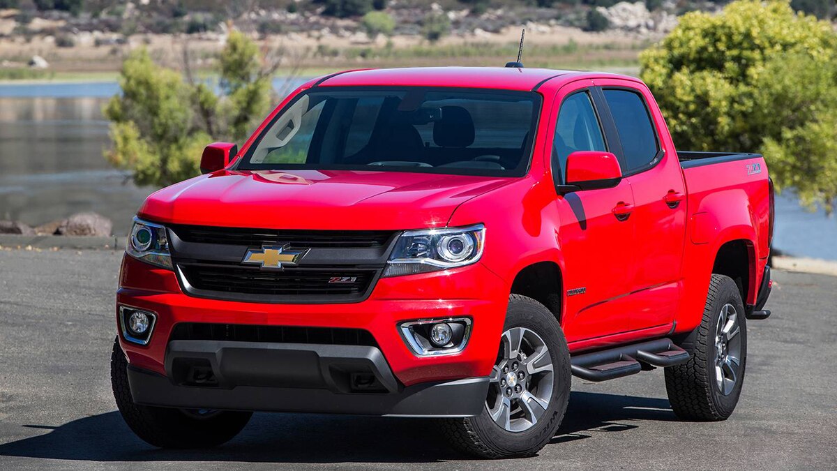 2019 Chevrolet Colorado Z71 front left in red