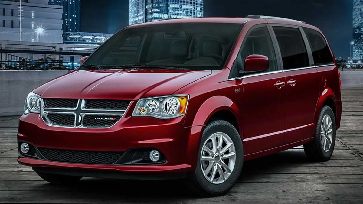 2019 Dodge Grand Caravan SE 35th Anniversary Edition front left in red