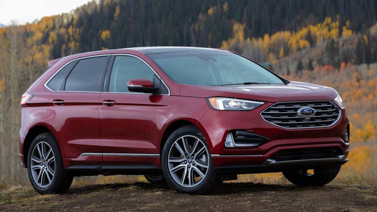 2019 Ford Edge Titanium front right in red