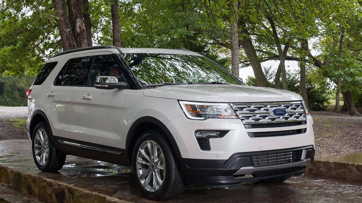 2019 Ford Explorer Base front right in white