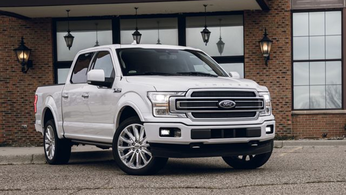 2019 Ford F-150 Limited front right in white