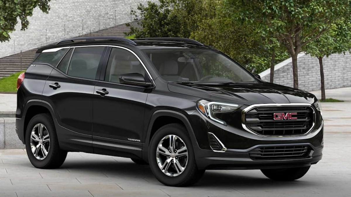 2019 GMC Terrain SLE front right in black