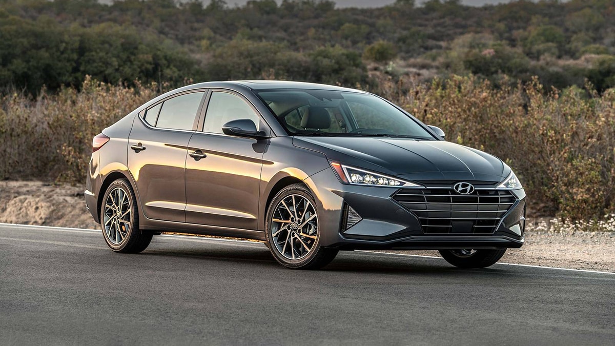 2019 Hyundai Elantra SEL front right