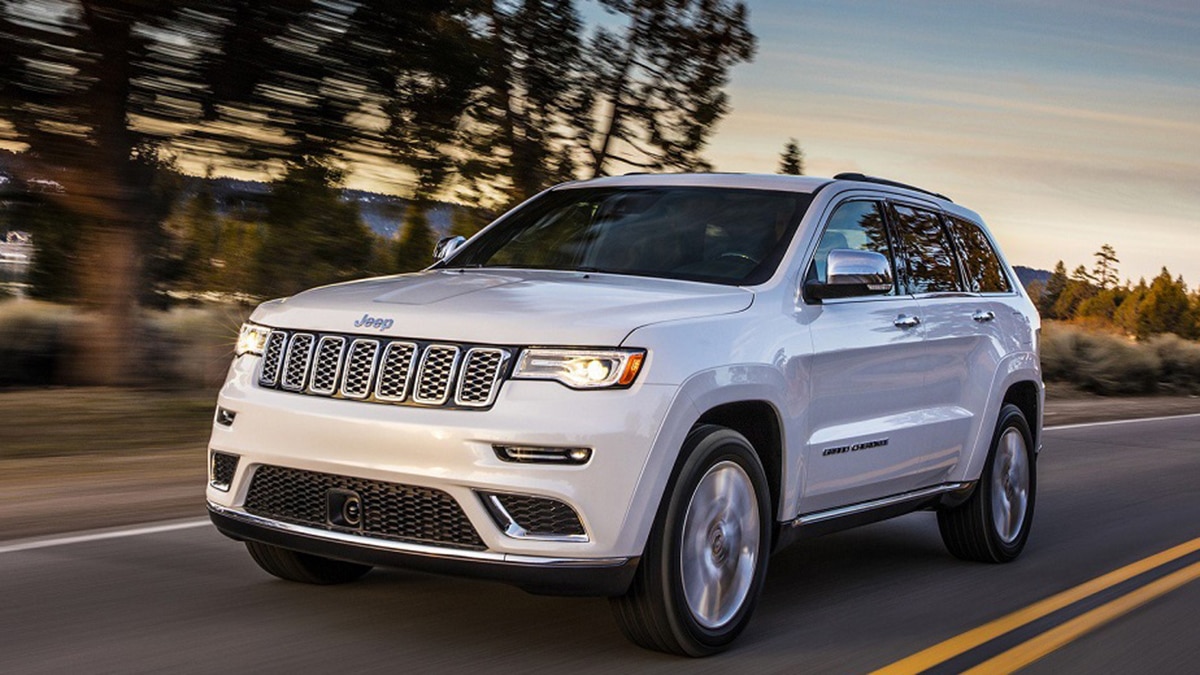 2019 Jeep Grand Cherokee Overland front left in white