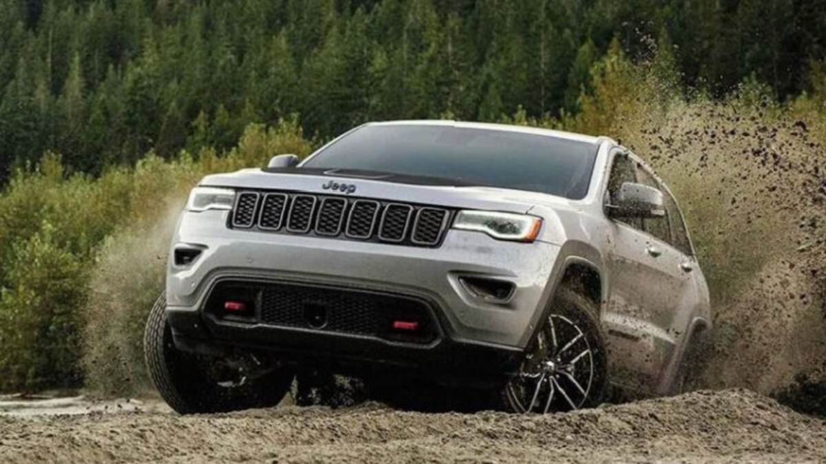 2019 Jeep Grand Cherokee Trailhawk front left