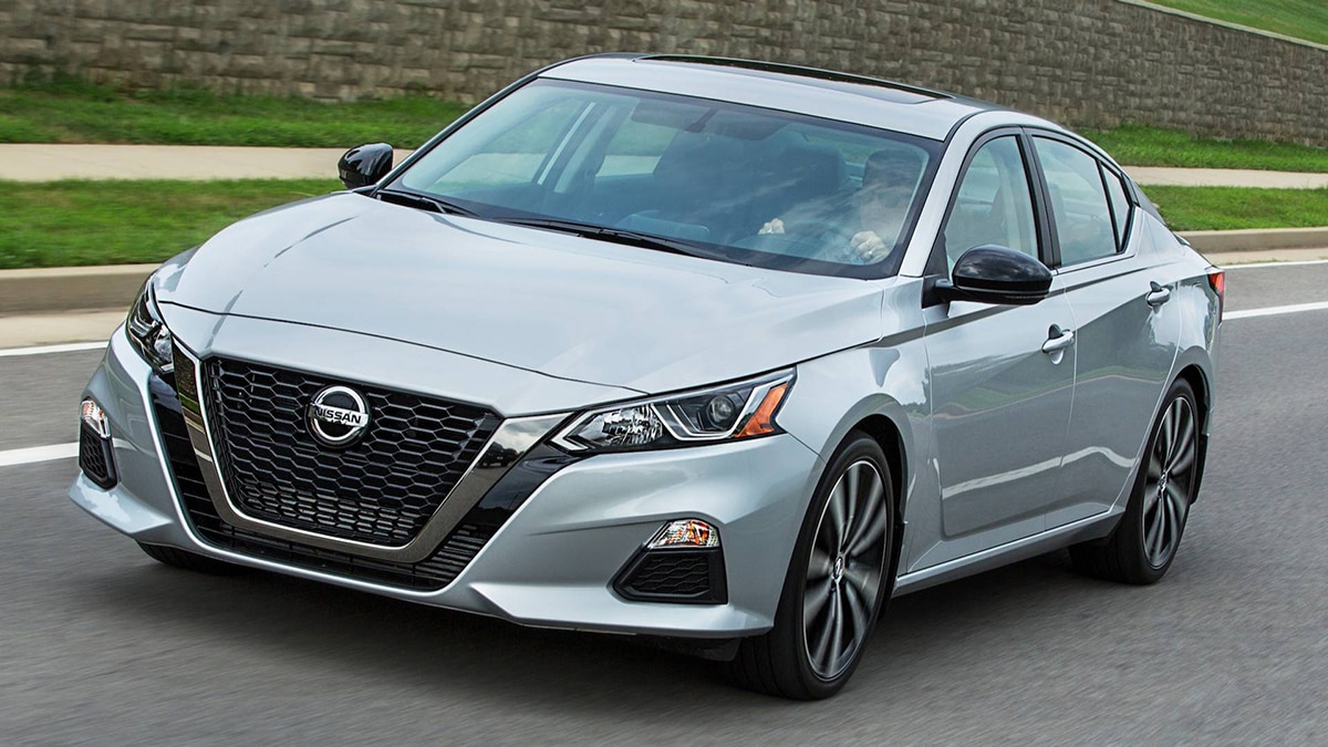 2019 Nissan Altima 2.5 SR front left in silver
