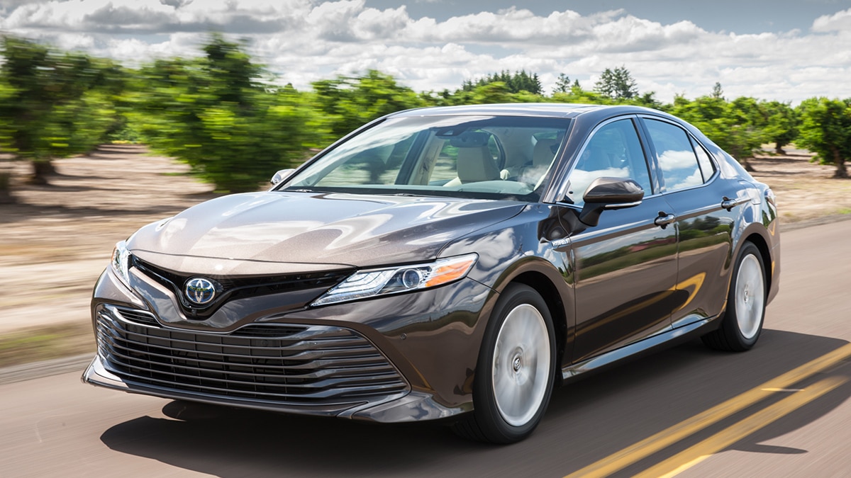 2019 Toyota Camry XLE front left