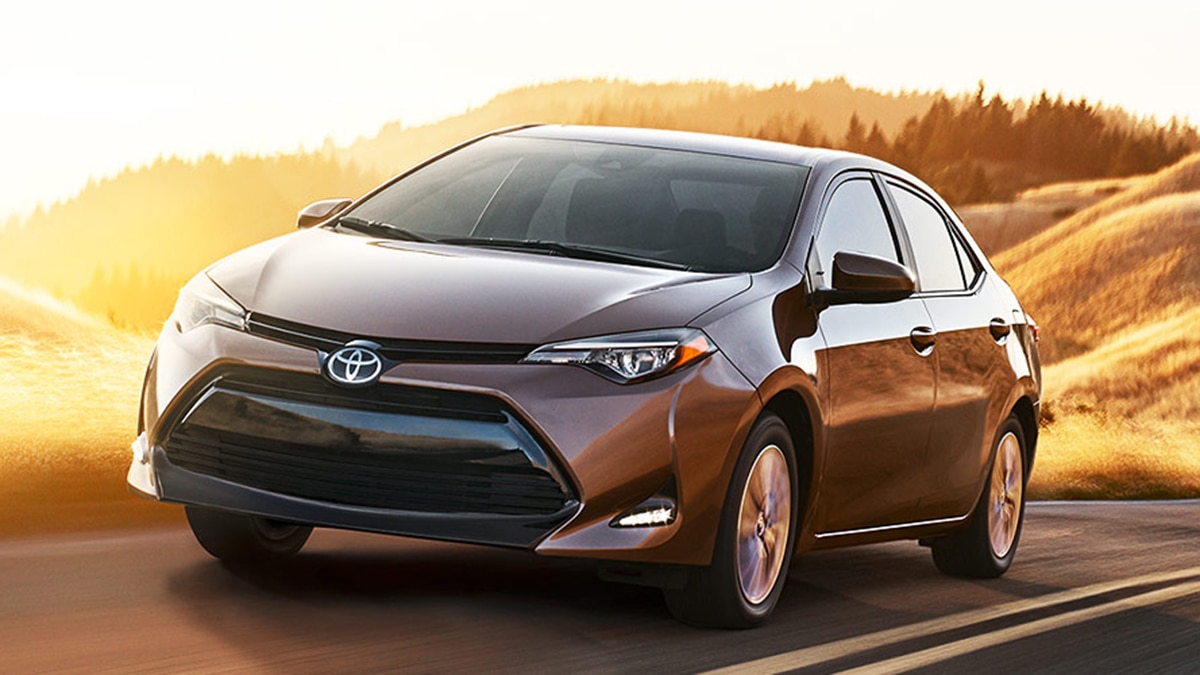 2019 Toyota Corolla LE front left