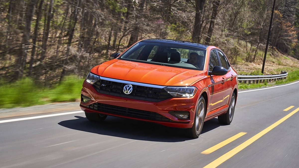 2019 Volkswagen Jetta SE front left in orange