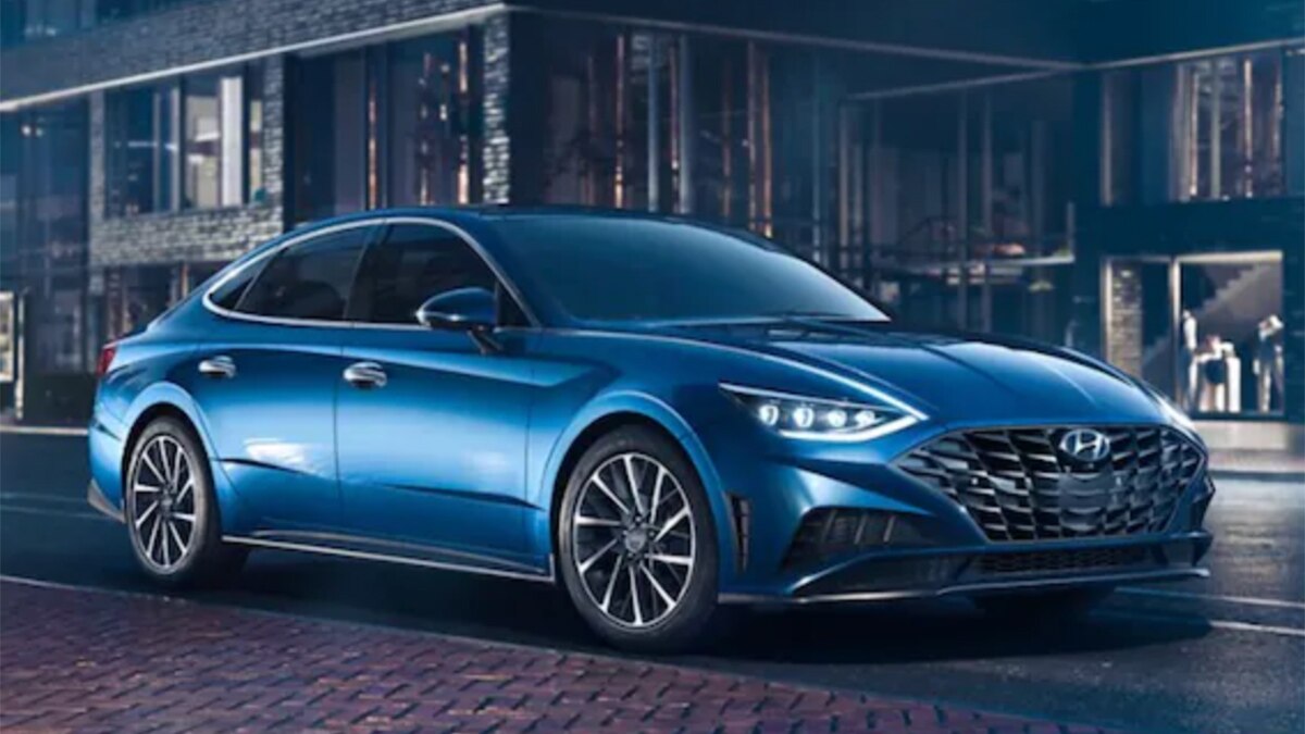 2021 Hyundai Sonata Limited front right in blue