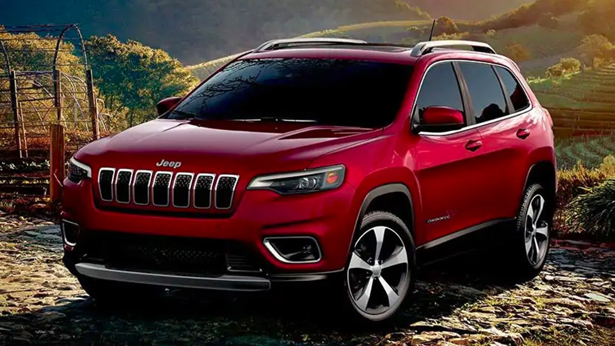 2021 Jeep Cherokee Latitude Plus front left in red