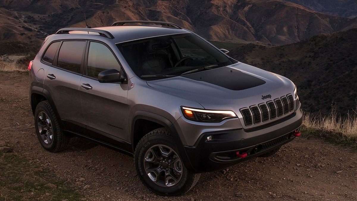 2021 Jeep Cherokee Trailhawk front right