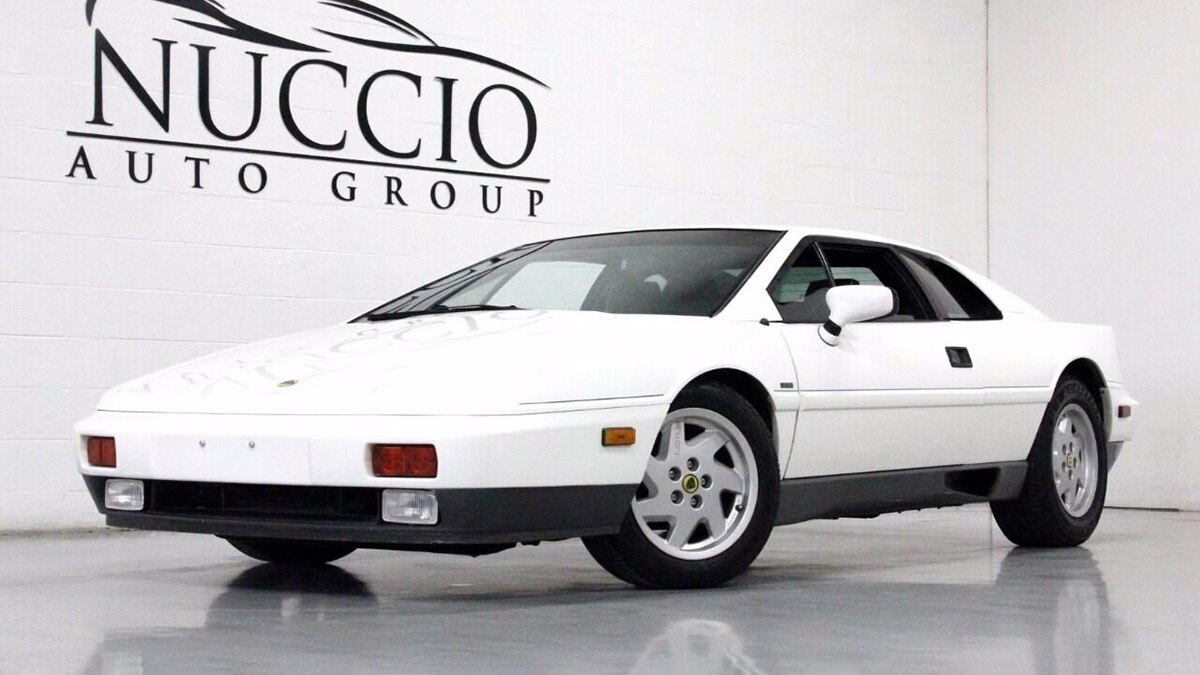 1989 Lotus Esprit SE front left in white
