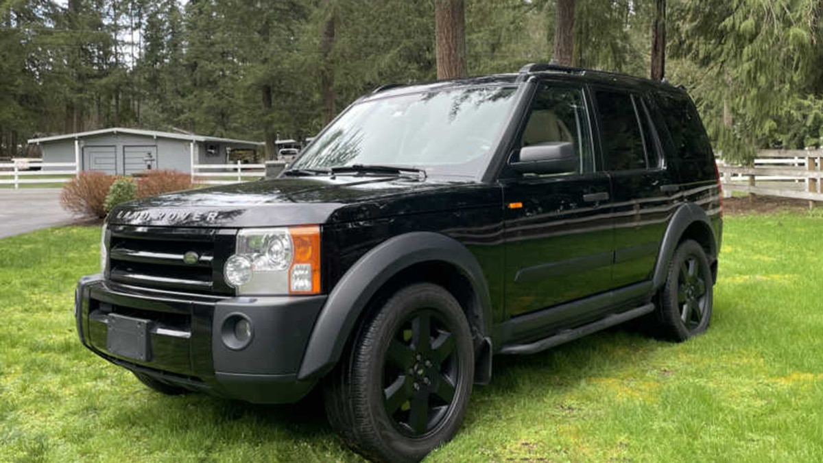 5 of the Coolest Land Rover Discovery SUVs for Sale - Autotrader