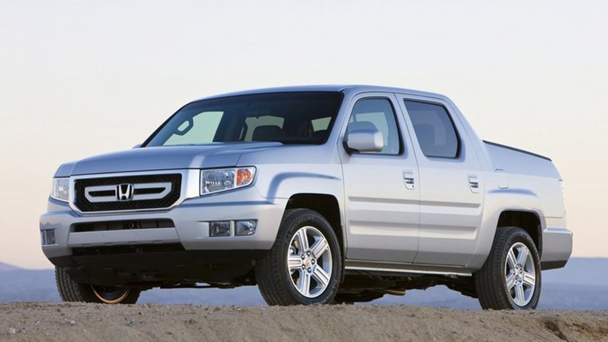 2008 Honda Ridgeline front left in silver