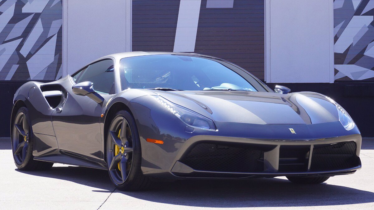 2016 Ferrari 488 GTB front right