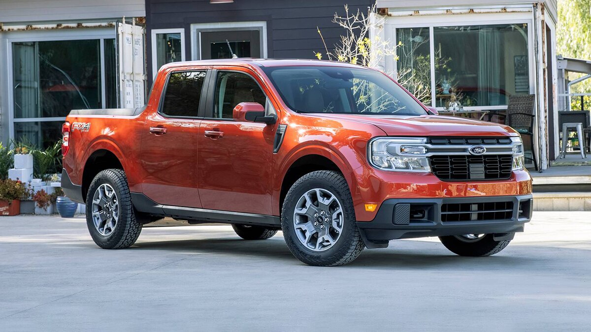 2022 Ford Maverick Front Right 