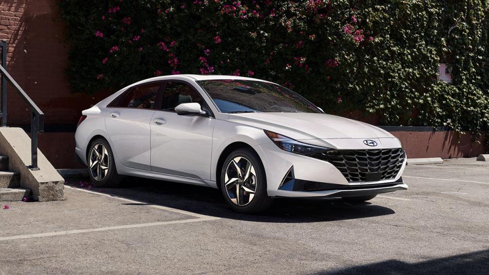 2023 Hyundai Elantra Hybrid: Choosing the Right Trim