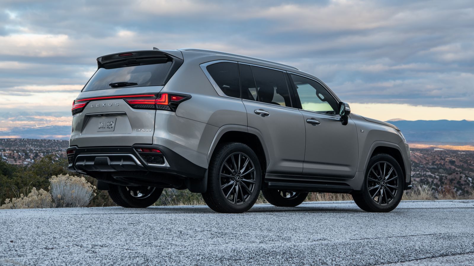 Lexus lx600 f sport