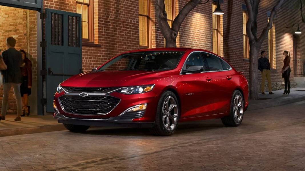 2023 Chevrolet Malibu Choosing the Right Trim Autotrader