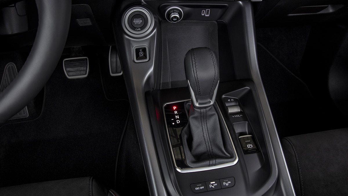 2023 Dodge Hornet gear shifter