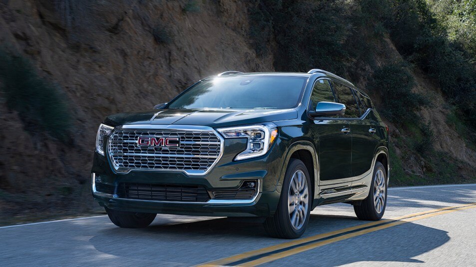 2023 GMC Terrain Denali front left
