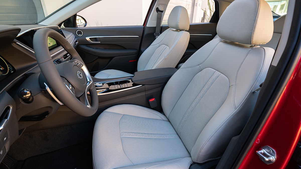 2023 Hyundai Sonata front seats