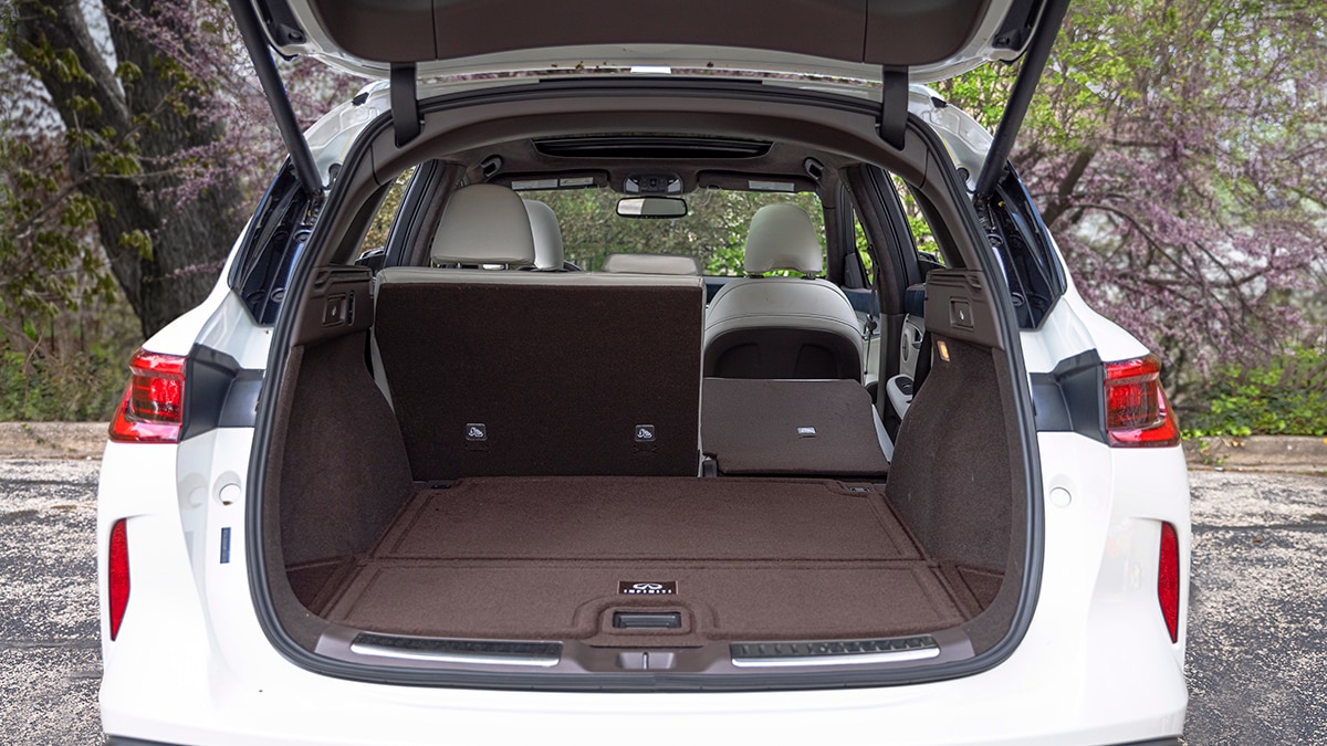 2023 Infiniti QX50 Autograph cargo