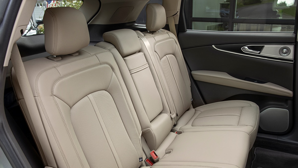 2023 Lincoln Nautilus Reserve rear setas