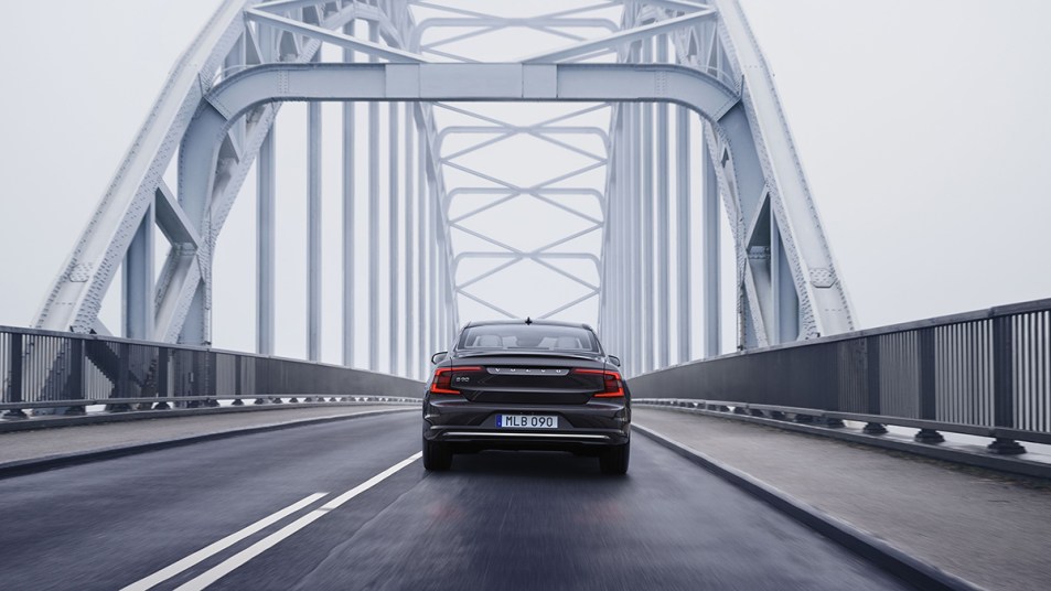 2023 Volvo S90 B6 Plus