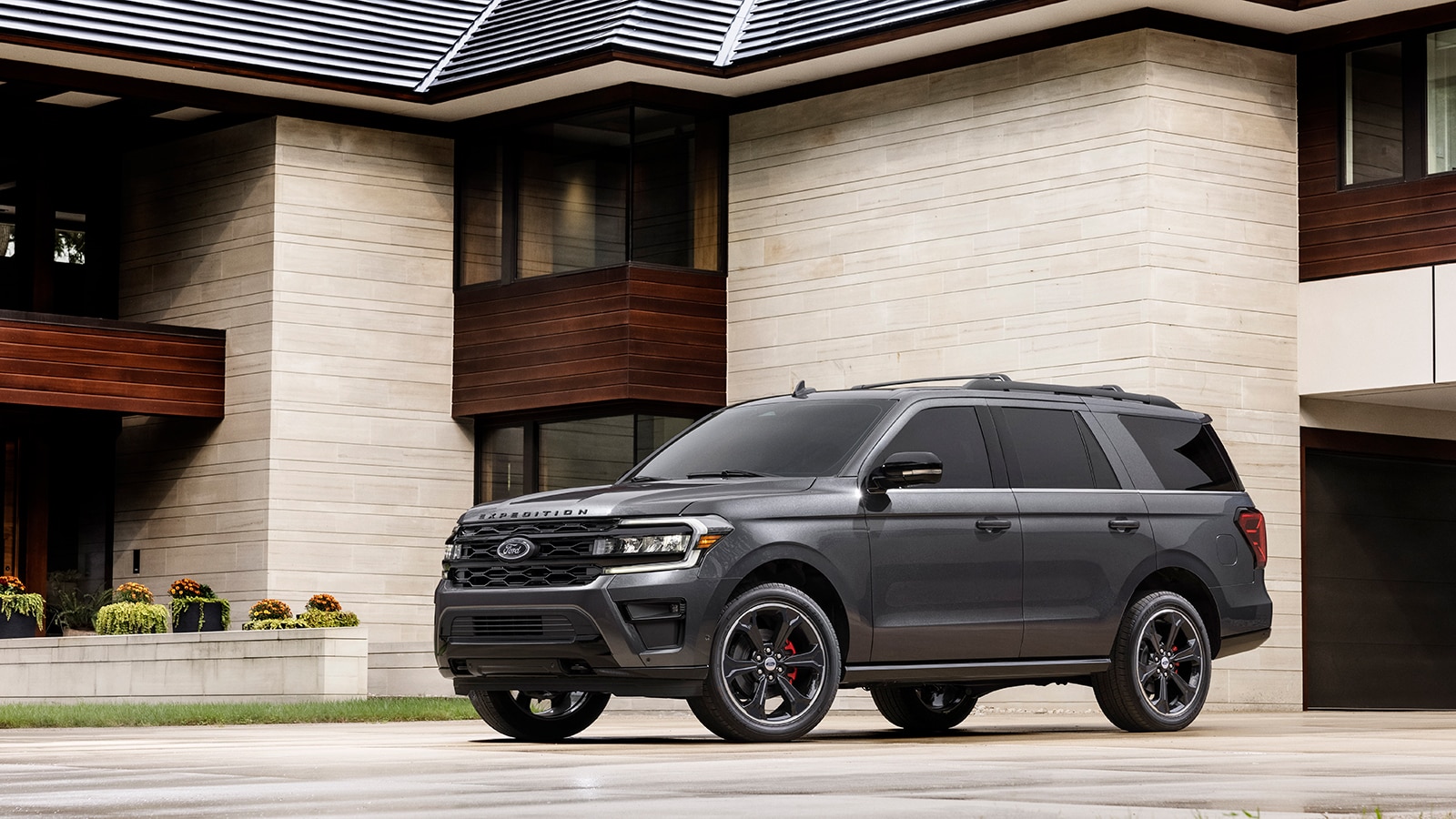 2023 Ford Expedition Stealth Edition front left