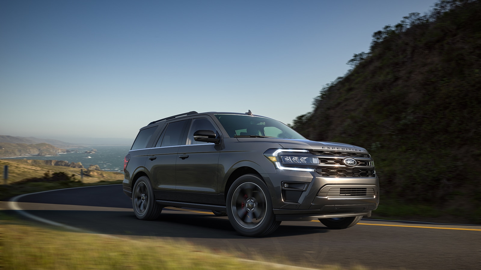 2023 Ford Expedition Stealth Edition front right