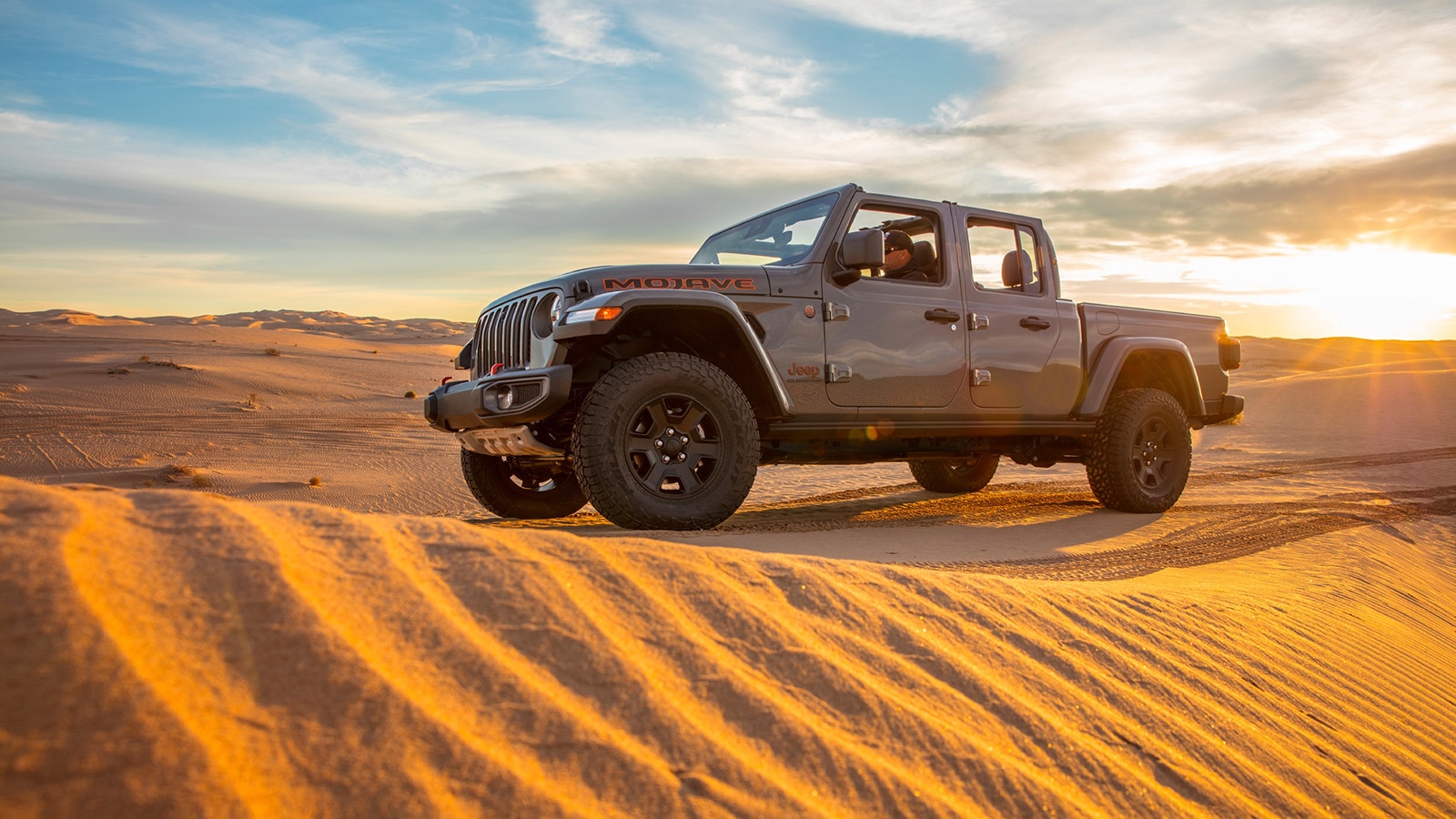 2023 Jeep Gladiator Mojave front left