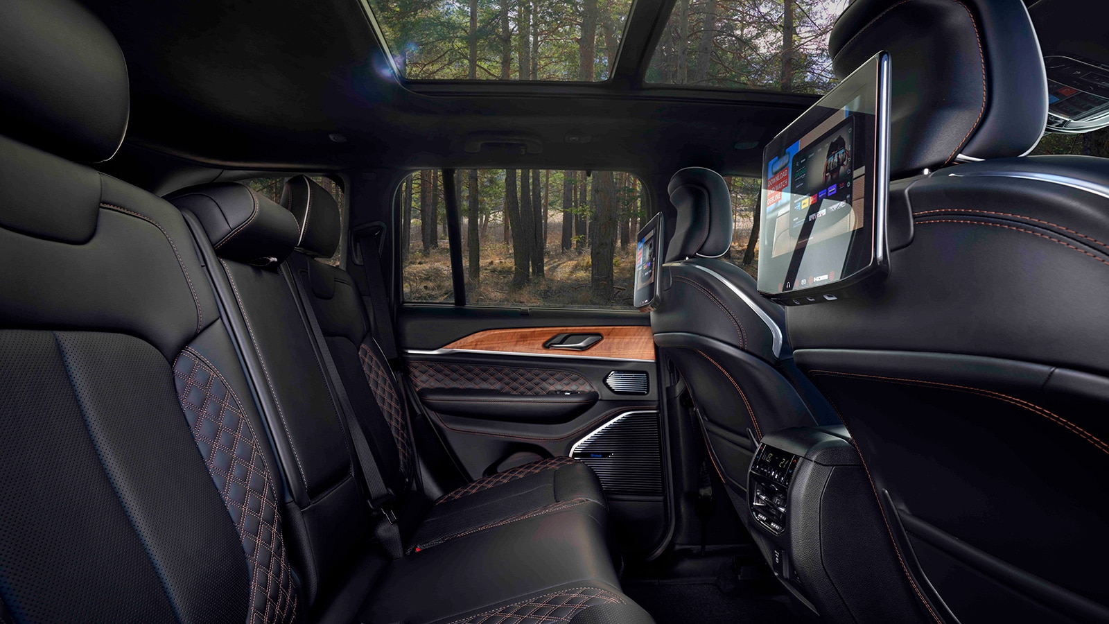 2023 Jeep Grand Cherokee 4xe second row seating