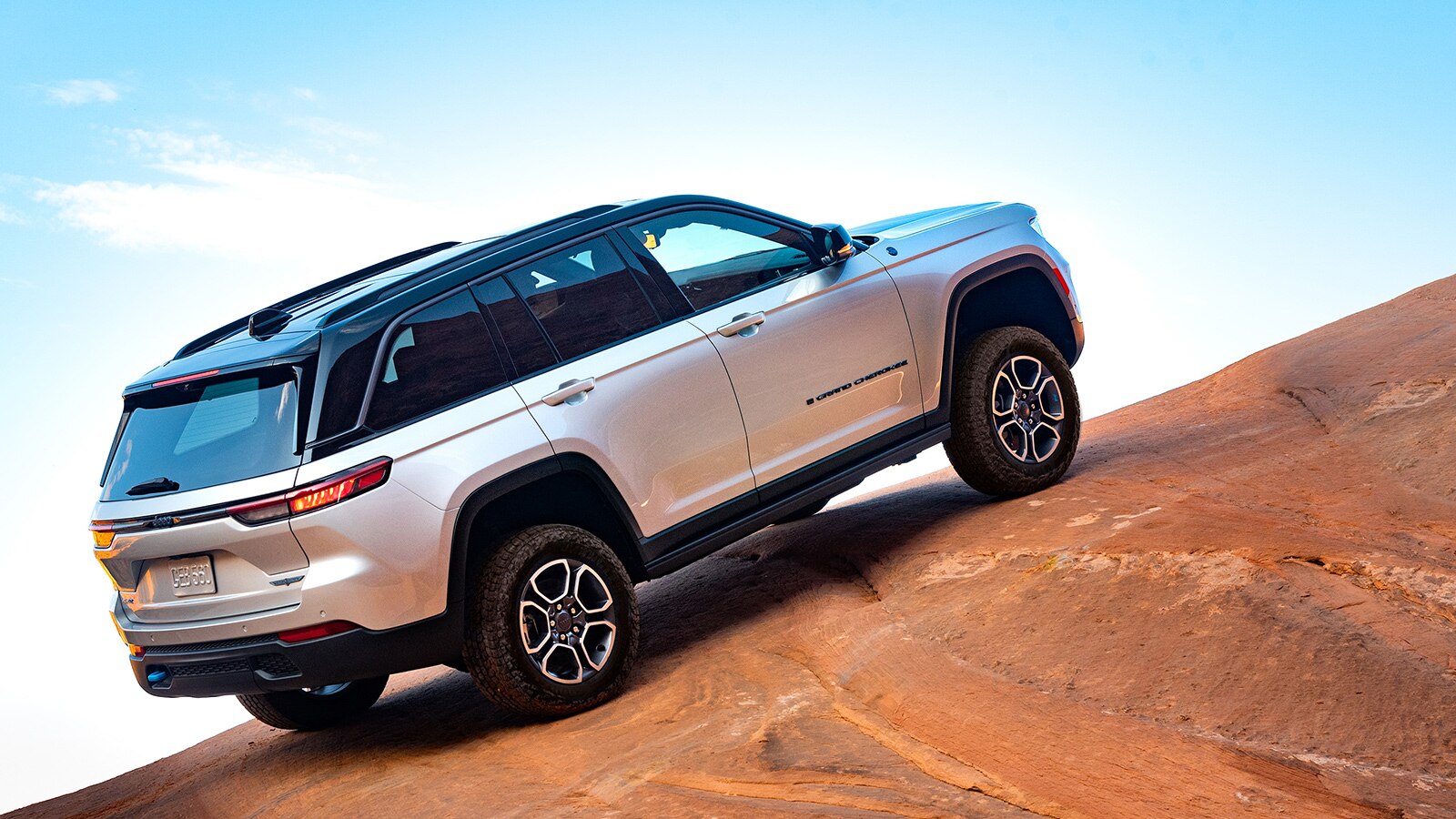2023 Jeep Grand Cherokee Trailhawk 4xe rear right