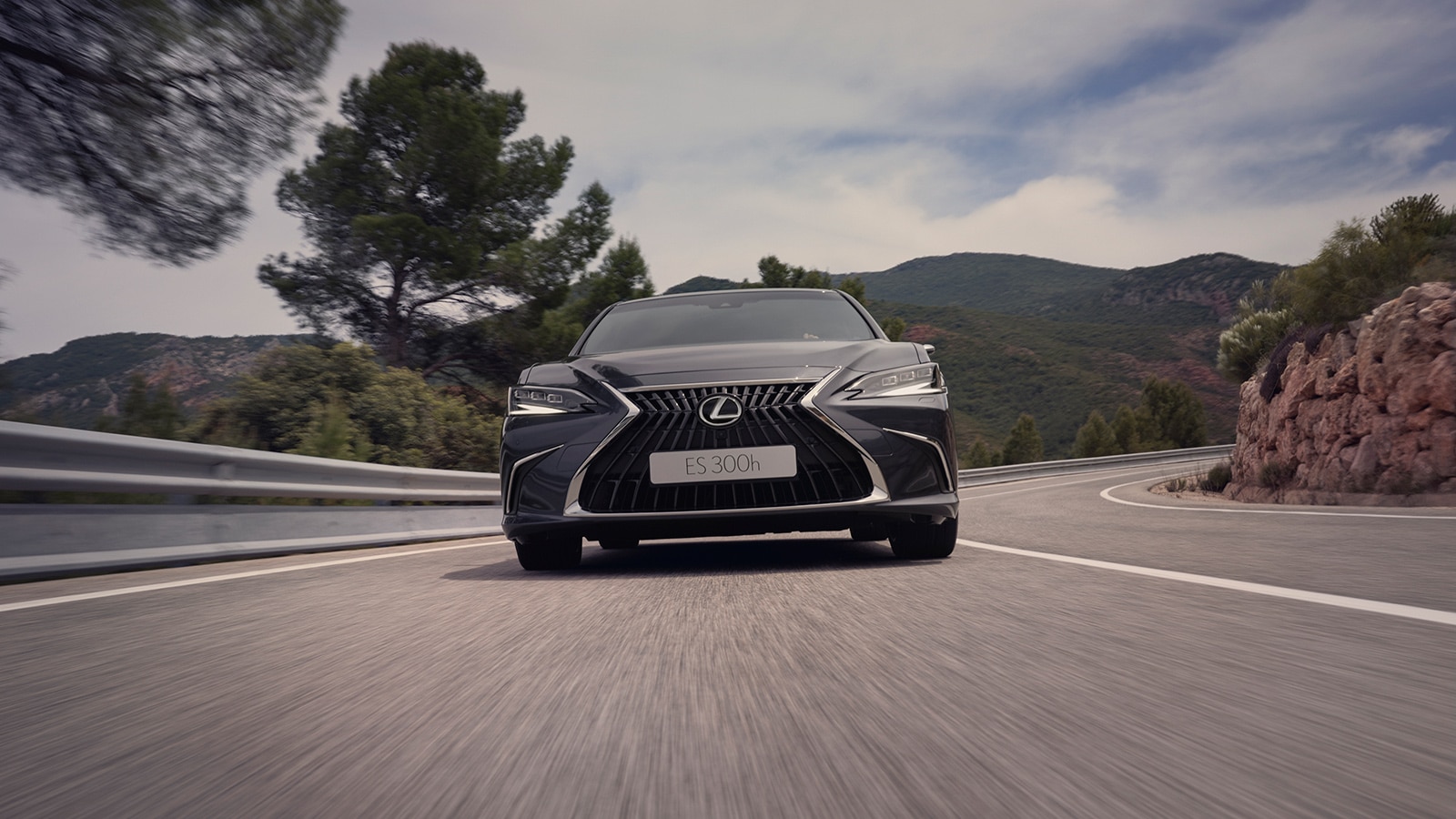 2023 Lexus ES 300h