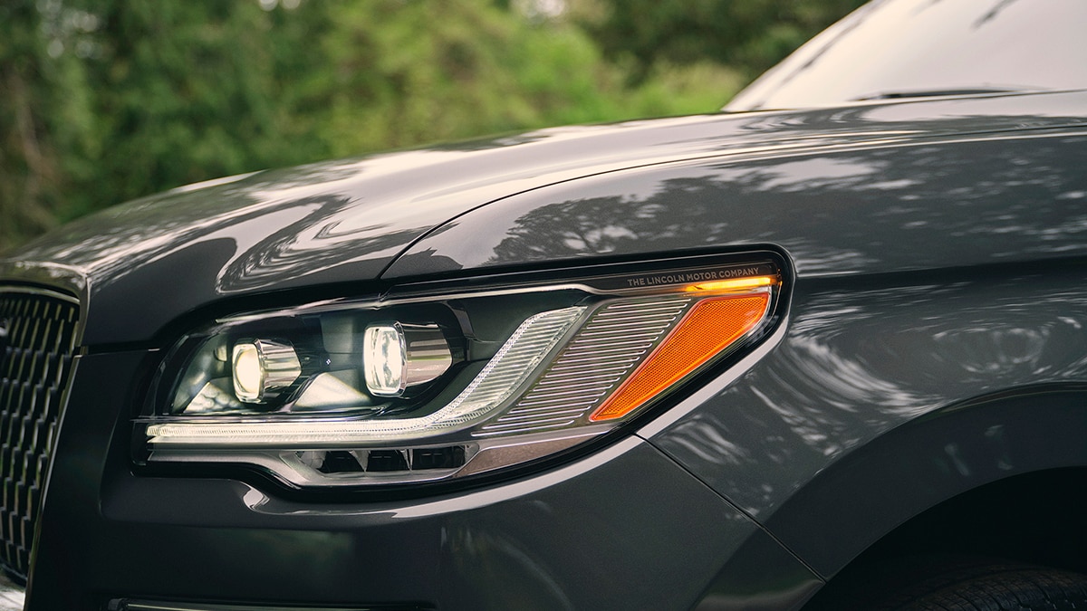 2023 Lincoln Navigator Black Label headlight