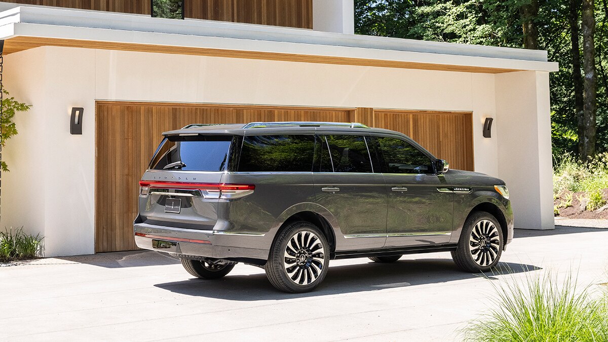 2023 Lincoln Navigator Choosing the Right Trim Autotrader