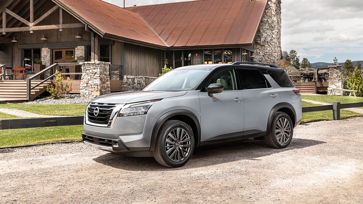 2023 Nissan Pathfinder SL front left