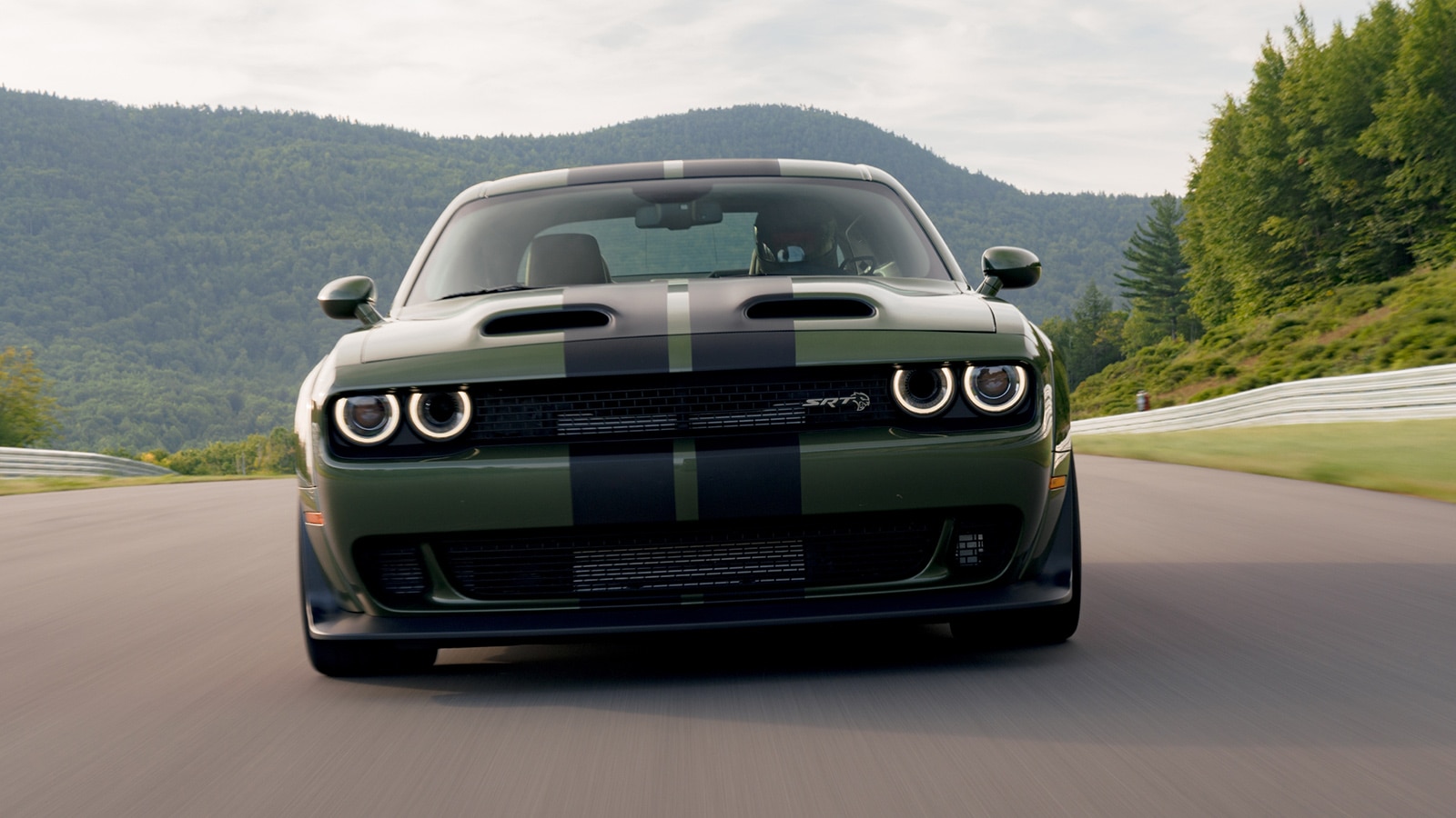 1,000 Horsepower JAILBREAK Hellcat Challenger RIPS on Track