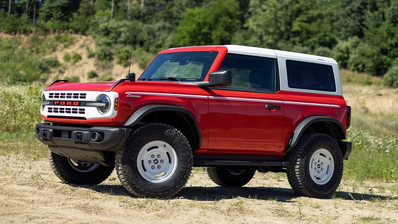 2023 Ford Bronco Heritage Edition profile
